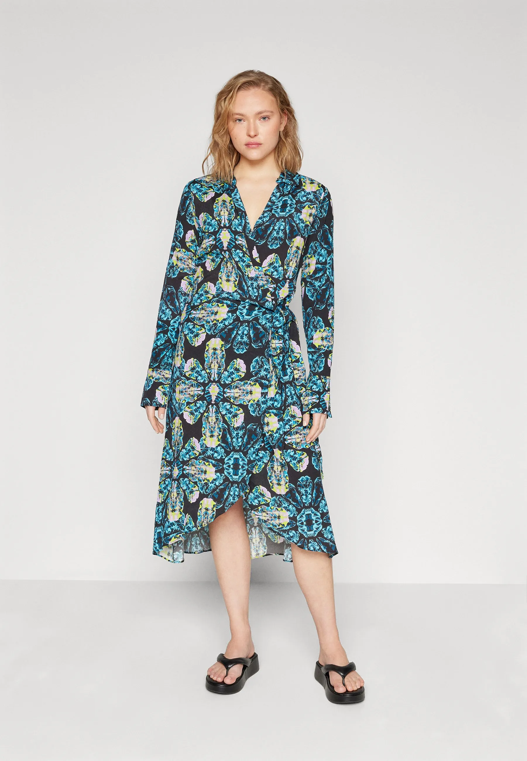 LEA WRAP MIDI DRESS - Vestito estivo