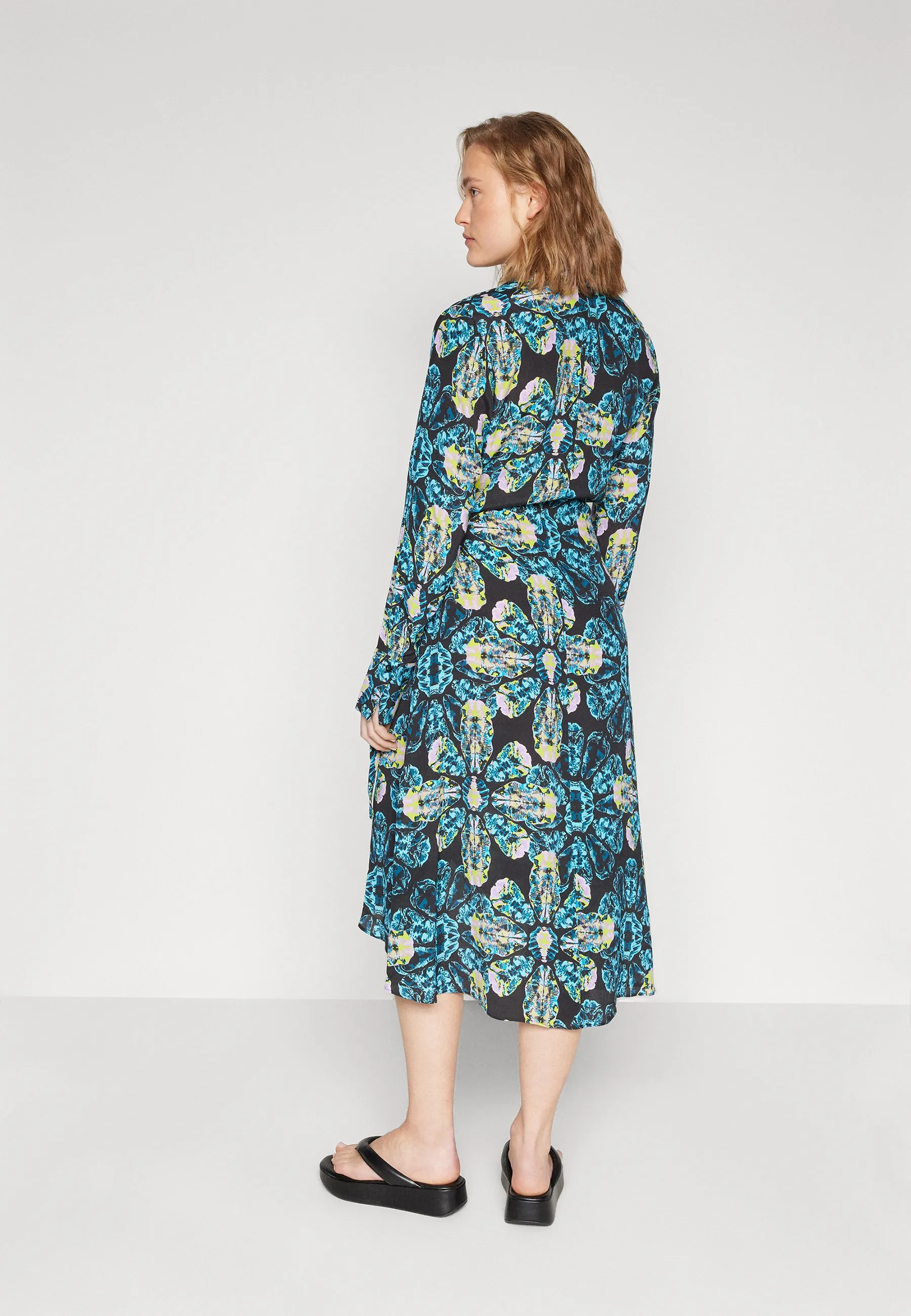 LEA WRAP MIDI DRESS - Vestito estivo