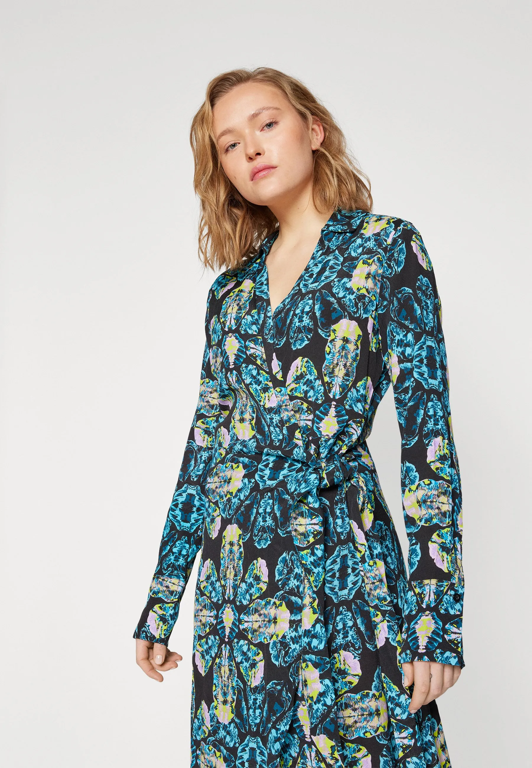 LEA WRAP MIDI DRESS - Vestito estivo
