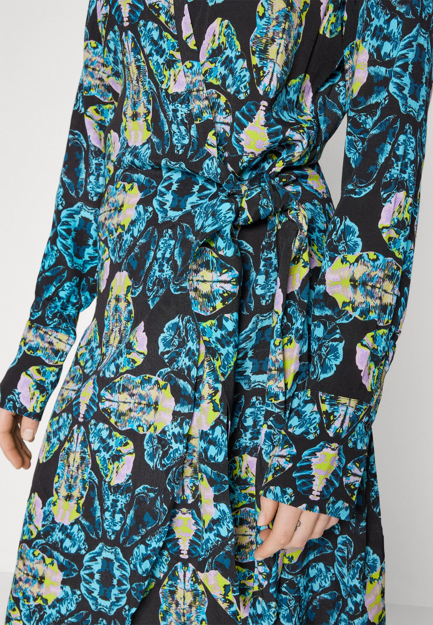 LEA WRAP MIDI DRESS - Vestito estivo