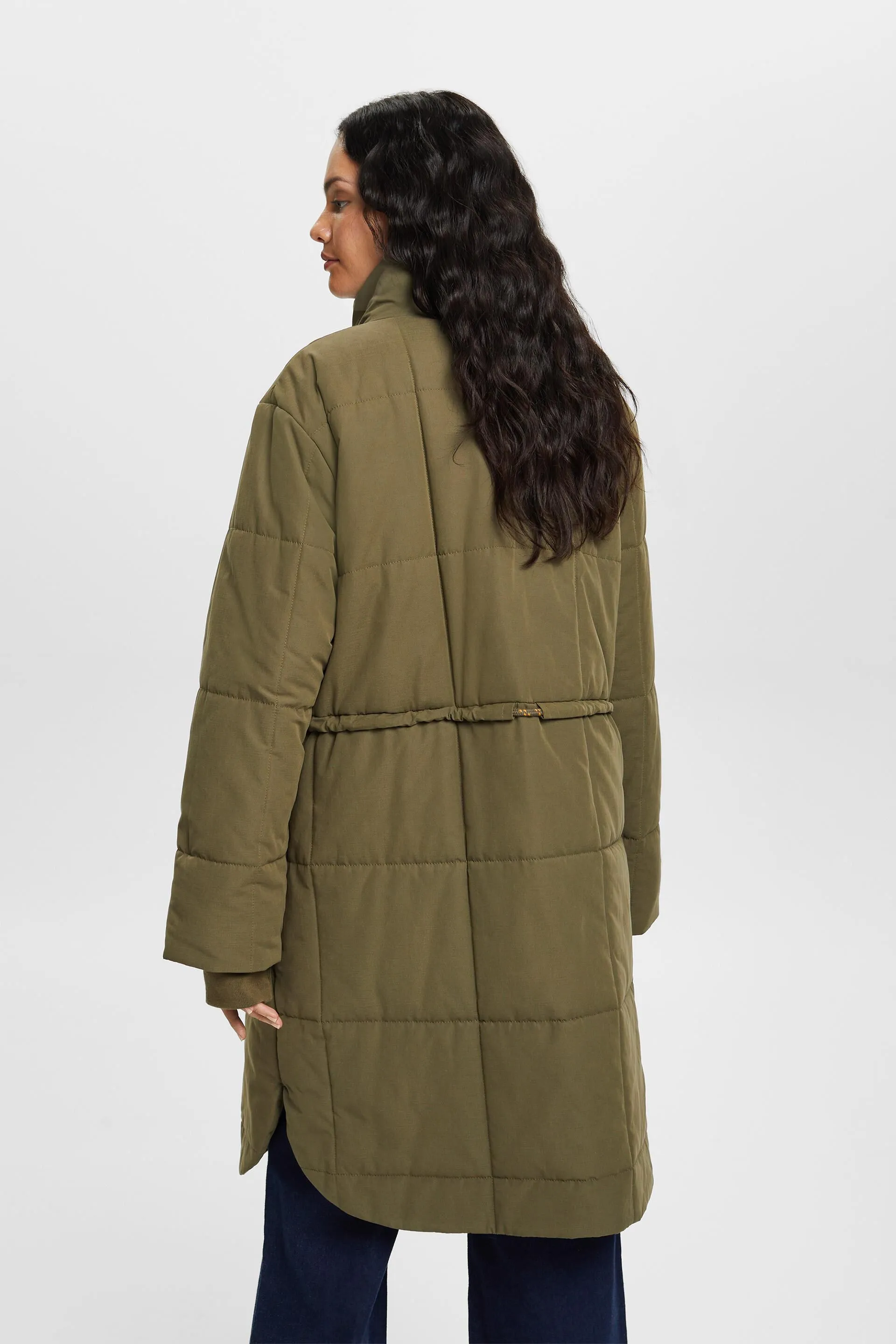 Riciclato: cappotto trapuntato con fodera in pile