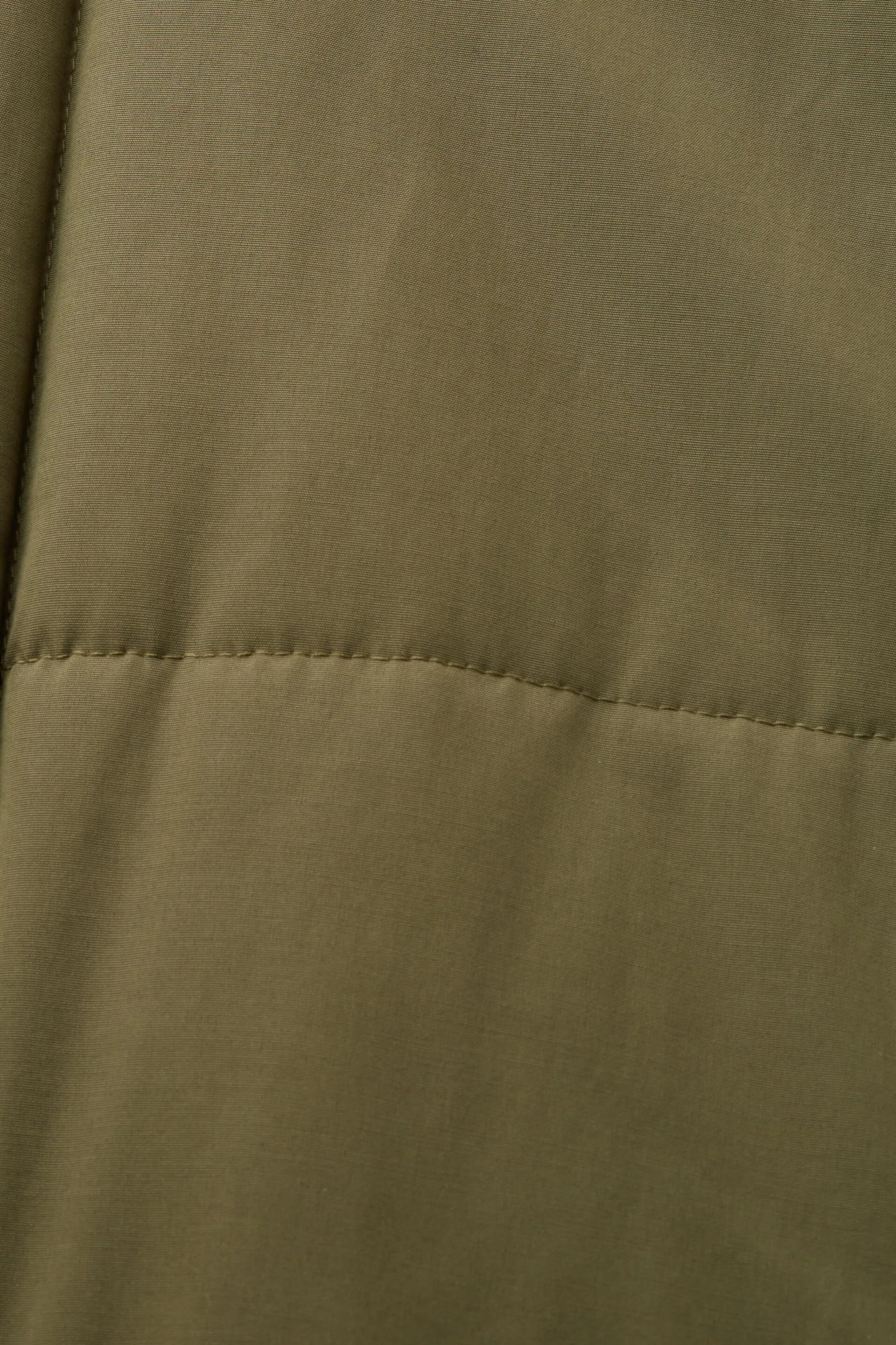 Riciclato: cappotto trapuntato con fodera in pile