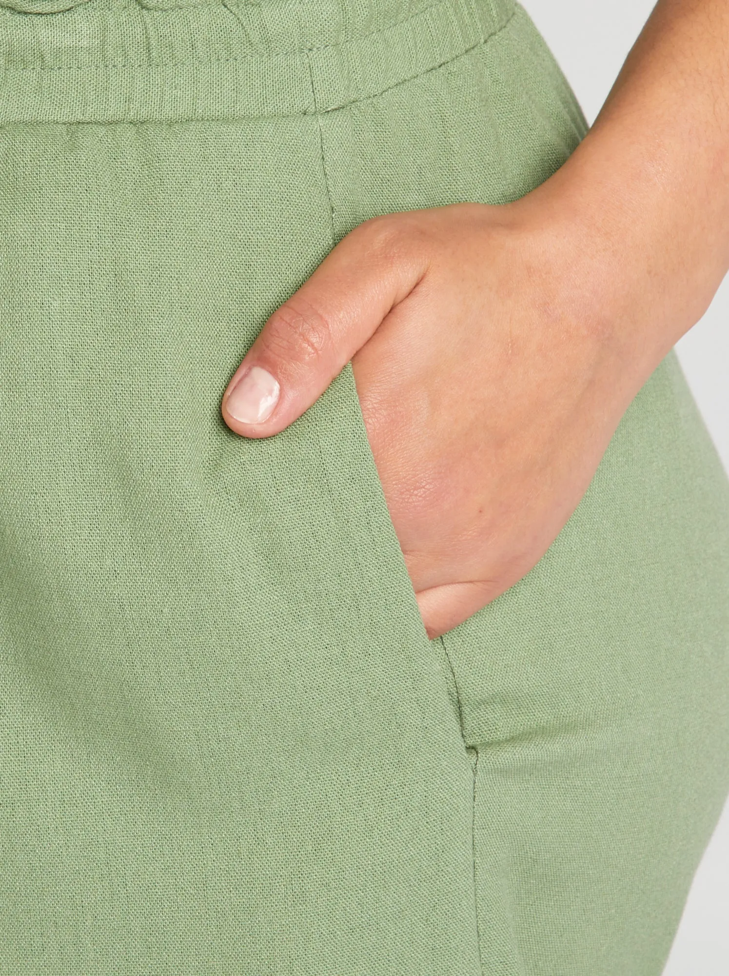 Shorts morbidi in misto lino 'Vero Moda Curve' - VERDE
